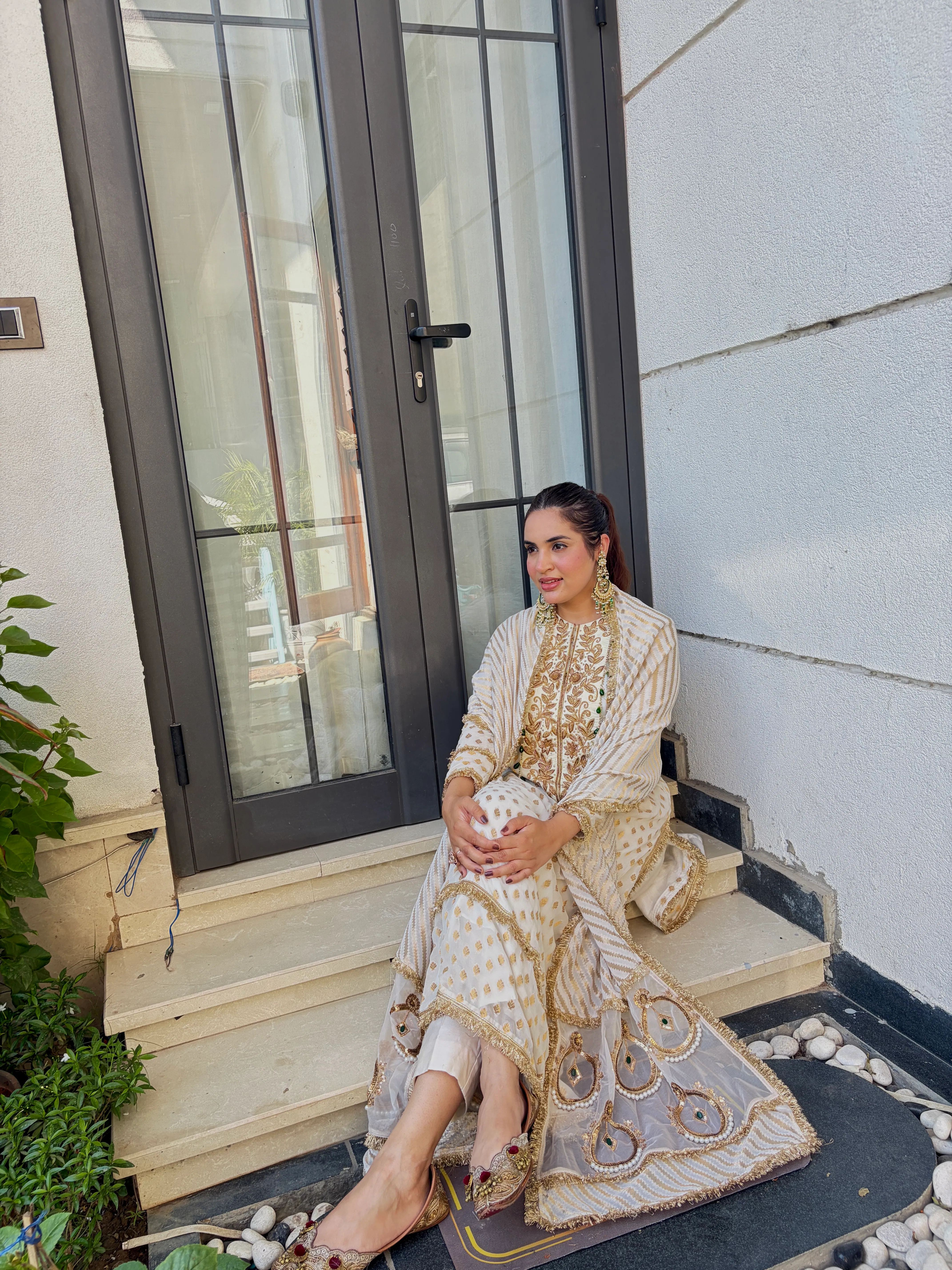 ivory georgette banarasi hand-embroidered suit set thumbnail 3